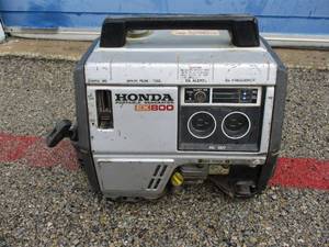 lot 27 image: Honda Portable Generator, Model EX-800
