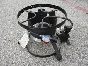lot 24 image: River Grille - Model #TF2089904-RG,  30Qt. Turkey Fryer, Patio- Duty Single Propane Burner
