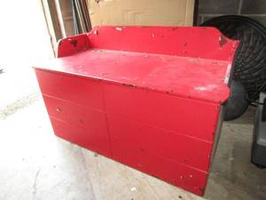 lot 85 image: Wood storage  toy box with hinged lid
