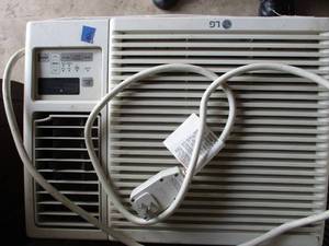 lot 39 image: L.G. 7500-BTUH Window Air Conditioner Model LW8015HR, 110-V.