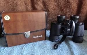 lot 13 image: VINTAGE BUSHNELL BINOCULARS SPORTSVIEW WITH CASE 8 X 40