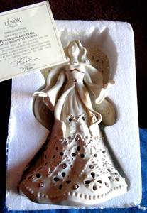 lot 31 image: Lenox Pearl And Florentine Lighted Angel in Original Box w Certificate of Authenticity