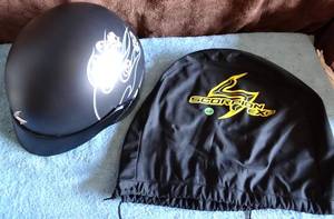 lot 60 image: SCORPION EXO MOTORCYCLE HELMET W SKULL PATTERN - AS NEW - SIZE M