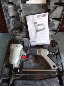 lot 66 image: PORTER CABLE FN250B 16 GA Finish Nailer in Hard Case