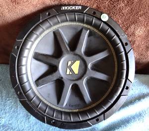 lot 81 image: KICKER 12 SPEAKER
