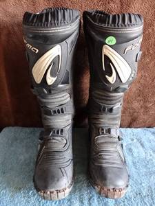 lot 111 image: FORMA SERIES MX TERRAIN MOTORCROSS BOOTS - SIZE 41 EU (10.5 USA) $$$