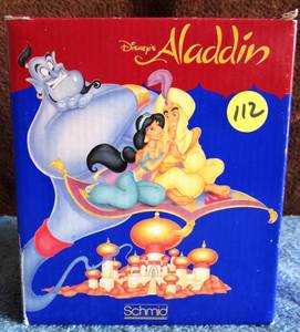 lot 112 image: Rare Disney Schmid Music Box - Aladdin Princess Jasmine in Box - TESTEDWORKS