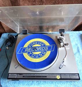 lot 118 image: VINTAGE JVC L-A55 Direct Drive Turntable - TESTEDWORKS $$$$