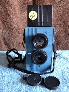 lot 121 image: VERY RARE - Blackbird Fly BLUE 2-Eye Reflex Camera Black Bird - CHECK COMPS $$$$