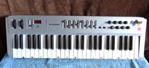 lot 125 image: M-Audio Oxygen RADIUM Keyboard - $$$