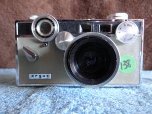 lot 138 image: VINTAGE Argus C3 Brick 35mm Camera w 50mm F3.5 Lens