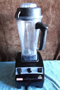 lot 139 image: Vitamix Super 5200 Countertop Blender VM0103 - TESTEDWORKS GREAT