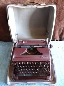 lot 156 image: RARE ALL BURGANDY - Vintage Olympia Deluxe SM3 Portable Typewriter $$$$