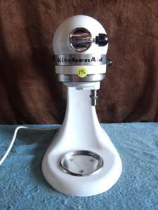 lot 196 image: KitchenAid Classic Tilt-Head Stand Mixer - Base Only - TestedWorking