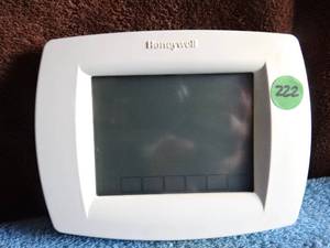 lot 222 image: HONEYWELL 0640 DIGITAL THERMOSTAT