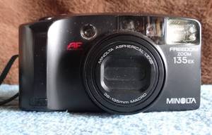 lot 239 image: Minolta Freedom Zoom 135 EX 35mm Point & Shoot Camera
