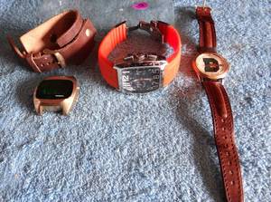 lot 257 image: MENS WATCHES - FOSSIL DIGITAL, OFFICIAL DEL TEMPO ($$$), WARNER BROTHERS - CHECK COMPS (X3 BID)