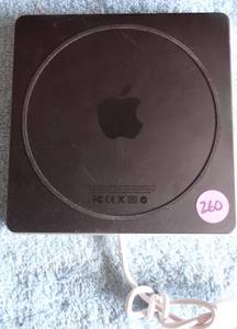 lot 260 image: Apple OEM Genuine USB Super Drive Good condition A1379