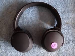 lot 275 image: SKULLCANDY CRUSHER WIRELESS HEADPHONES - BLACK