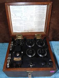 lot 282 image: VINTAGE LEEDS & NORTHRUP TESTER ORIGINAL BOX INDUSTRIAL CLEANOUT