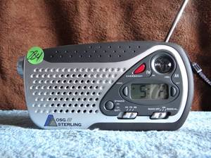 lot 284 image: OSG STERLING EMERGENCY CRANK RADIO WITH LIGHT & SIREN