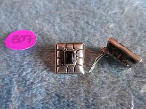 lot 307 image: PRETTY SILVER TONE (NO MARKING) CLIP ON EARRINGS