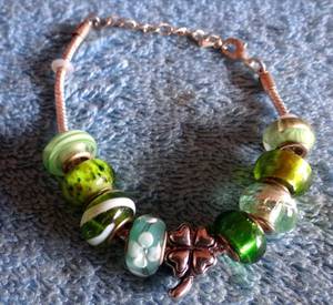 lot 309 image: BEAUTIFUL IRISH THEMED CHARM BRACELET