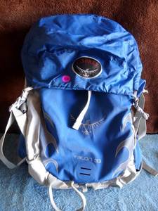 lot 352 image: Osprey Talon 33 Blue Backpack - 33L wReservoir Sleeve