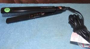 lot 375 image: T3 Micro SinglePass 1 Straightening & Styling Flat Iron Model 73512 Black - TESTEDWORKS