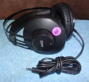 lot 401 image: AKG K52 Stereo Over-Ear Audiophile Stereo Headphones - TESTEDGREAT SOUND