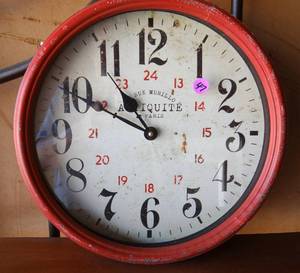 lot 47 image: Antiquit De Paris 28 Rue Murillo Red Distressed Metal Rim Wall Clock 13X 13 $$$