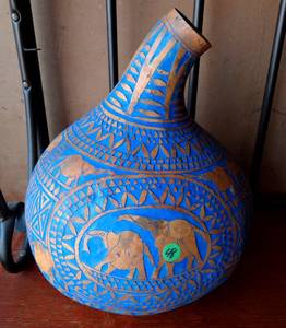 lot 48 image: HAND CARVED  GORD FROM KENYA - BEAUTIFUL