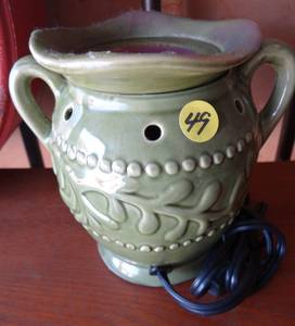 lot 49 image: CANDLE SCENT WARMER - WORKS