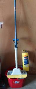 lot 61 image: QUICKIE JUMBO SIZED MOP WITH EXTRA CLEANING SPONGE & BUCKET