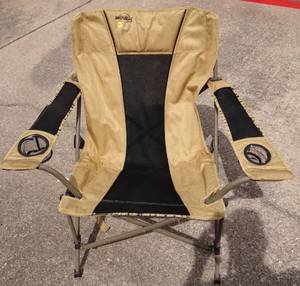 lot 67 image: Natural Gear Ergo Arm Chair with Cup Holders - Holds 300 LBS