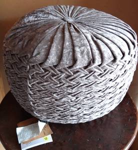 lot 70 image: LARGE PLUSH OTTOMANCUSHION ROUND - SILVER - BY mg - WTAGS
