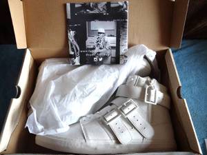 lot 83 image: RAD II STRAIGHT JACKET VLC SNEAKERS - MENS SIZE 12 - NEW IN BOX $$$