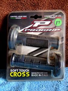 lot 87 image: NEW PRO GRIP SOFT TOUCH CROSS GRIPS