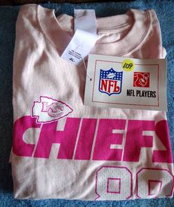 lot 109 image: KANSAS CITY CHIEFS TONY GONZALES WOMENS T- SHIRT PINK SIZE X-LARGE