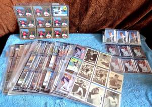 lot 118 image: 299 BASEBALL CARDS - MULTIPLES OF STAR PLAYERS - TOPPSBOWMAN CHROMEHERITAGE ETC (8 X PAT BURRELL ROOKIE CARD)