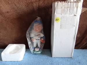 lot 121 image: 2001 Collectors Edition Nolan Ryan Texas Ranger Bobble Head 7 Eleven - Dr Pepper in Orig Box