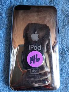 lot 146 image: Apple iPod touch - 8GB