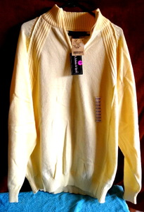 lot 175 image: A ADAMS & SPIRE ZIPPER COLLAR SWEATER - NEW WITH TAGS - SIZE XL