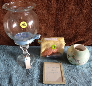 lot 186 image: NAUTICAL THEMED LOT INCLUDING SOAPS, CANDLE, & FRAME