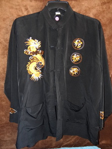 lot 217 image: BEAUTIFUL ASIAN THEMED DRESS SHIRT WITH EMBROIDERED DRAGON - BLACK
