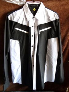 lot 222 image: Jeansian  Button Up Collar Shirt w Zippered Pockets - MENS XL