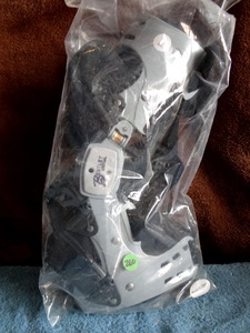 lot 260 image: Bentley Medical Products Knee Brace - Size L  NEWSEALED $$$