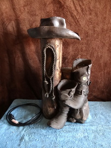 lot 276 image: WESTERN THEMED FOUNTAIN - APPROX 22 TALL