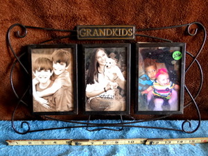 lot 296 image: LOVELY GRANDKIDS METAL FRAME - HOLD 3 PICS