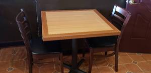 lot 163 image: Table with 2 Chairs - Table Measures 30 x 30